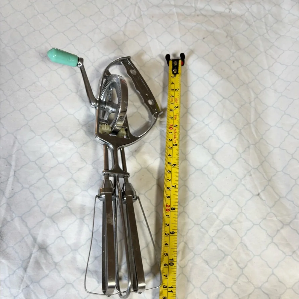 Vintage Maynard egg beater turquoise handle